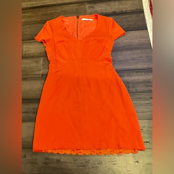 NWOT Trina Turk Women's 6 NWT Dress in Padoga Red Sheath $168 - Picture 5 of 7